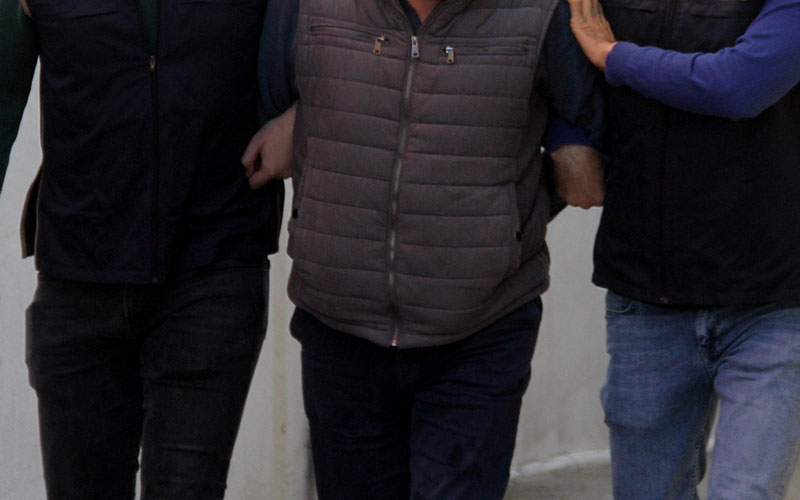 FETÖ operasyonlarında 2’si hükümlü 8 kişi yakalandı