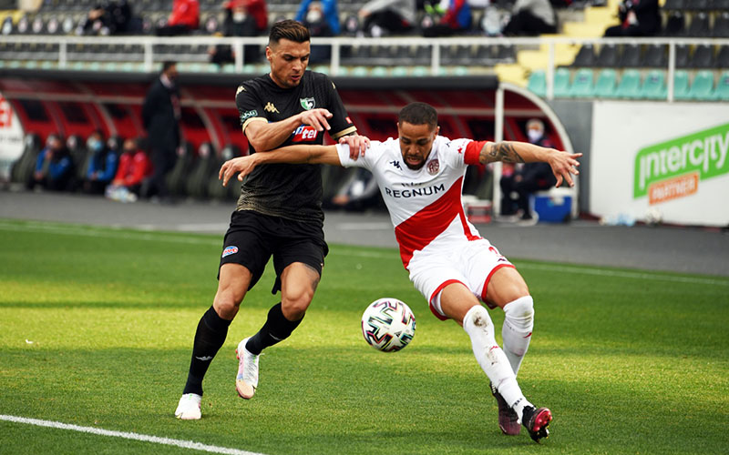 Denizlispor, Antalyaspor ile 1-1 berabere kaldı