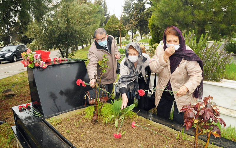 Gazeteci Abdülgaffar Nemutlu mezarı başında anıldı