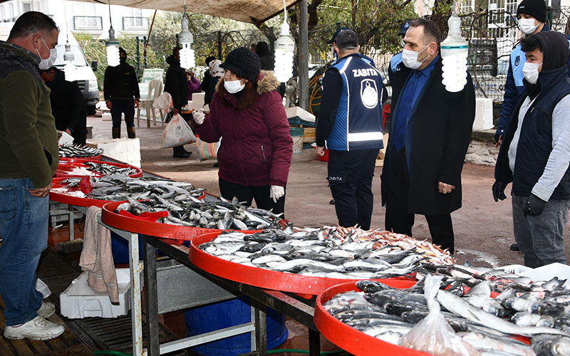 Buldan’da zabıta ekiplerinden pazaryeri denetimi