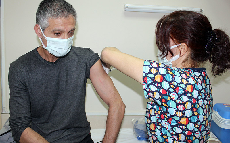 Sinovac’dan sonra BioNTech aşısı da Denizli’ye geldi