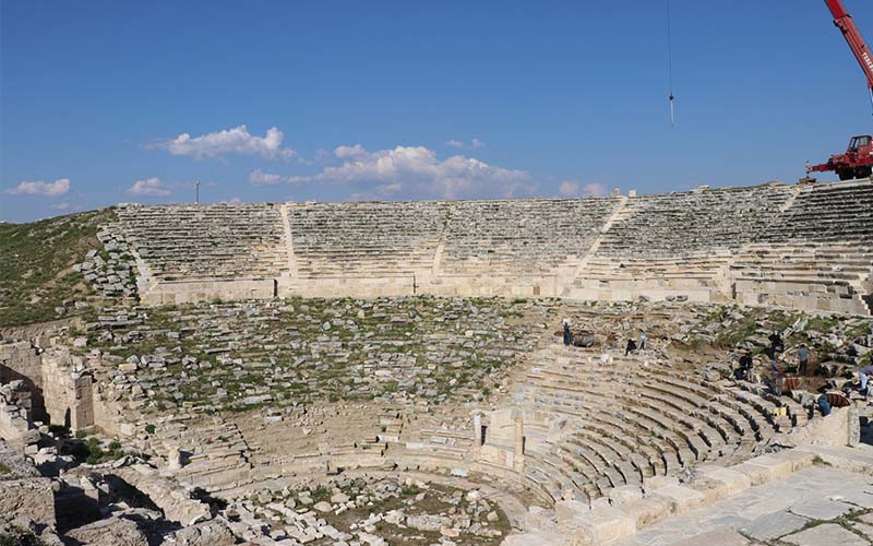 Laodikya Antik Tiyatrosu’nda restorasyon sürüyor