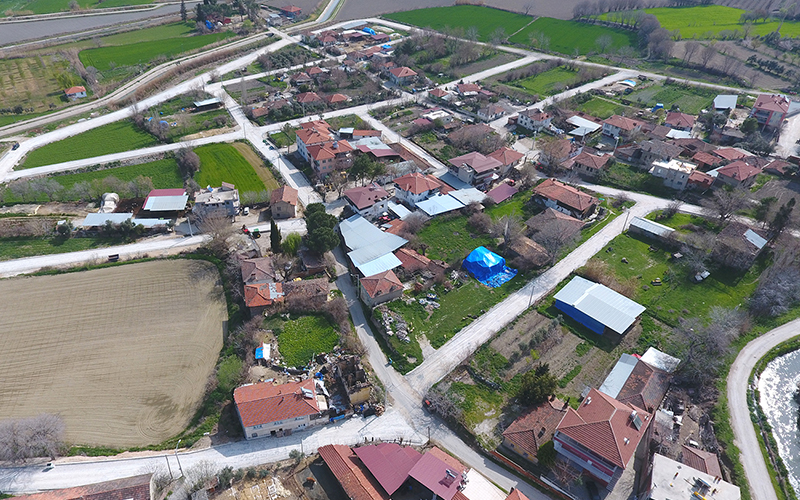 Karakova’nın yollarına beton kilit parke taşı