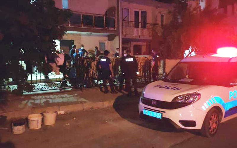 Silahla oynayan çocuk, annesini vurdu