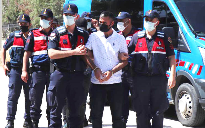 “Suçum yok, zaten birazdan çıkacağım” dedi, ilk o tutuklandı
