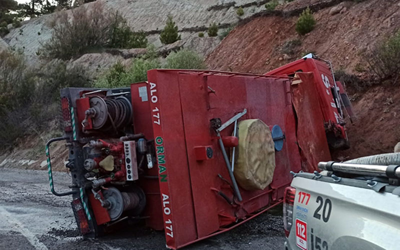 Yangına giden arazöz devrildi: 2 yaralı