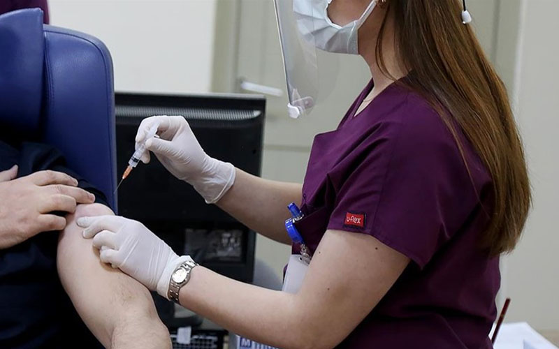 40 yaş üzeri öğretmenler ve okul çalışanları için aşı randevuları açıldı