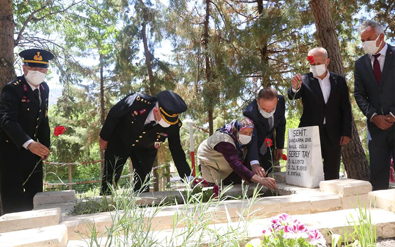 Acıpayamlı şehit ailesine ziyaret