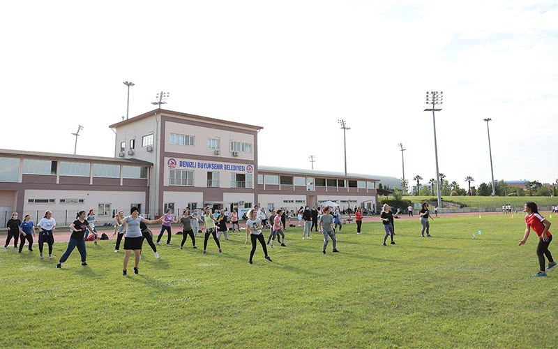 Denizli Büyükşehir Belediyesinden kadınlara özel açık hava sporları