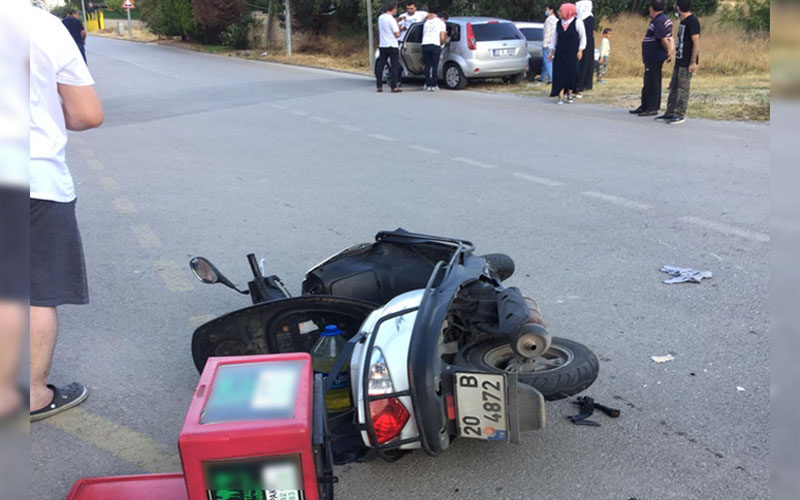 Otomobil ile motosiklet çarpıştı: 2 yaralı