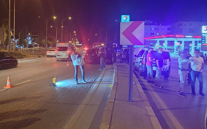 Trafik magandası, tartıştığı sürücünün aracına kurşun yağdırdı