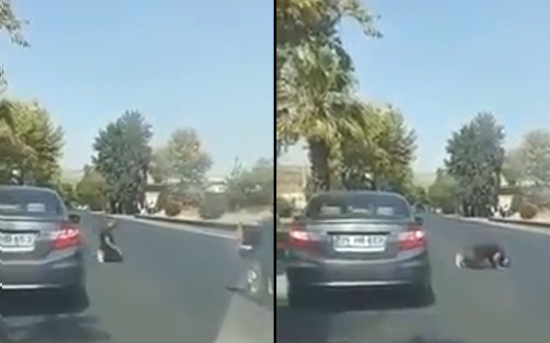 Denizli-Aydın karayolunda trafiğe aldırmadan namaz kıldı