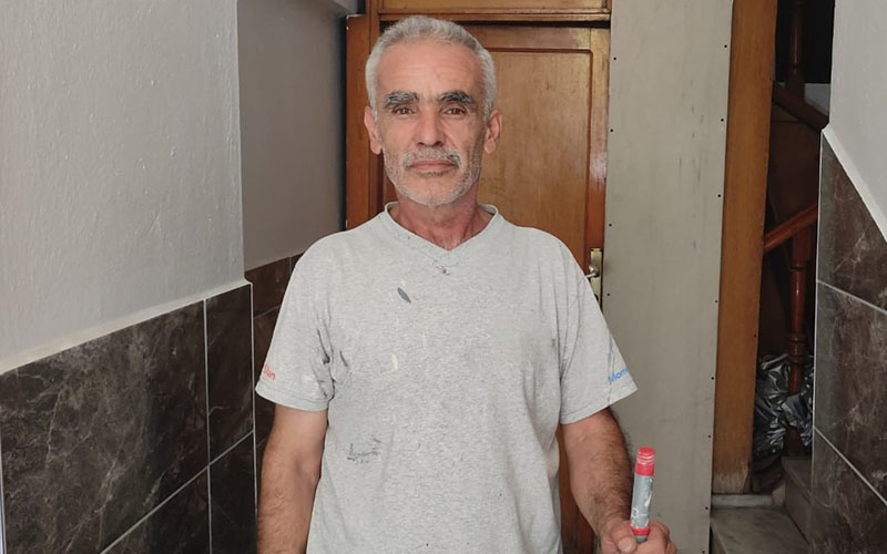 Kiracı boşalttığı dairede 100 bin liralık altını unuttu, bulan usta ulaştırdı