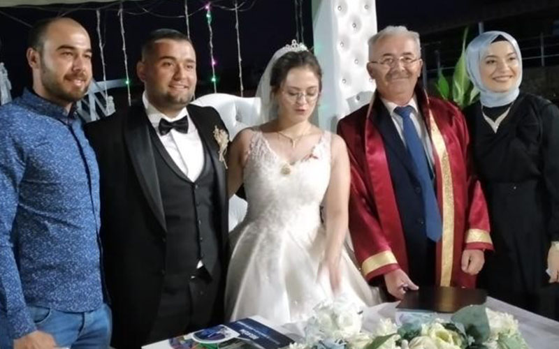 Bu kez oğlunun nikahını kıydı
