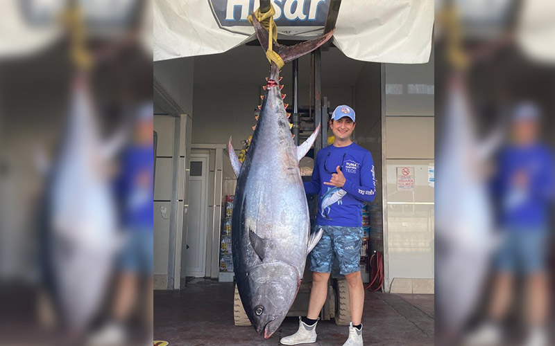 Denizlili balık avcısı 200 kiloluk orkinos avladı