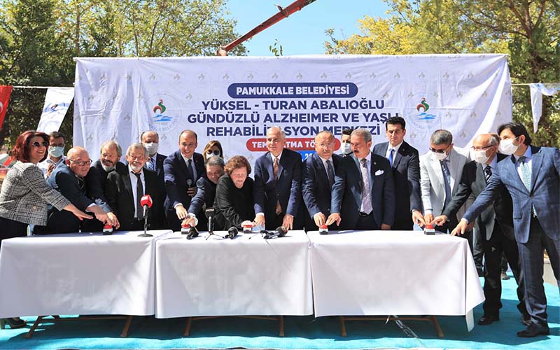 Pamukkale Belediyesi Alzheimer ve Yaşlı Rehabilitasyon Merkezi’nin temeli atıldı
