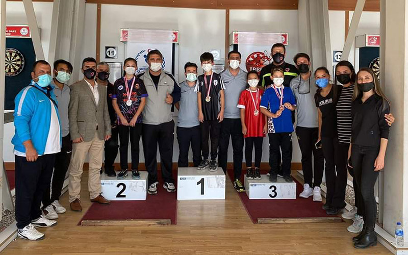 Pamukkale Belediyespor’lu dartçılar Ankara’dan 10 madalya ile döndü