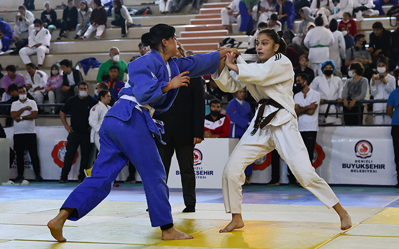 Denizli Büyükşehir Belediyesinden Cumhuriyet Kupası Judo Turnuvası