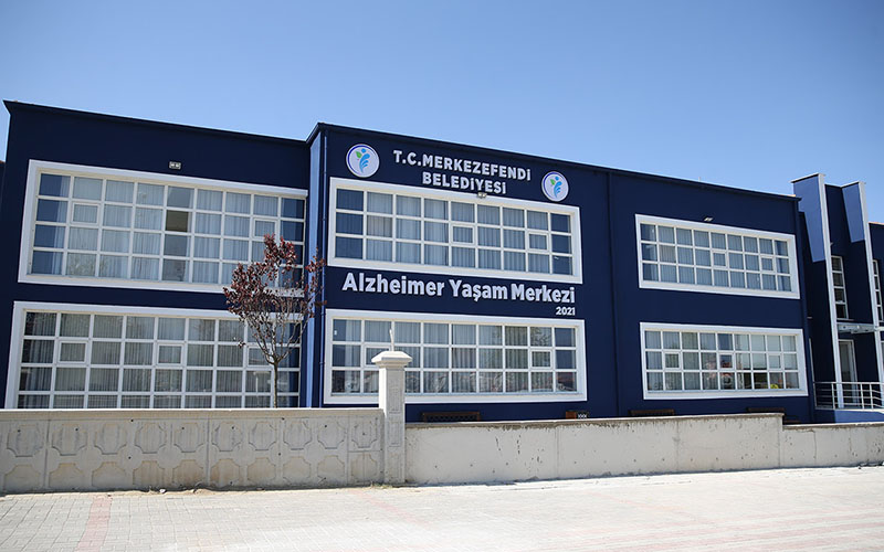 Ailelerden Merkezefendi Belediyesine Alzheimer Merkezi teşekkürü