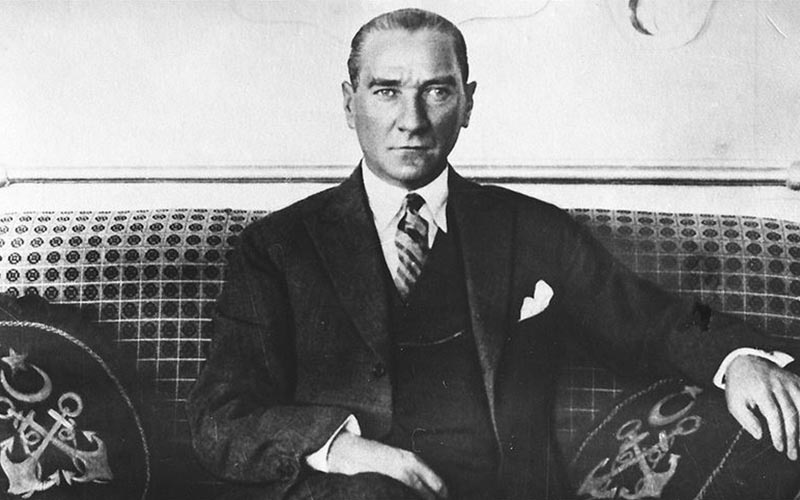 Büyük Önder Atatürk’ü özlem ve minnetle anıyoruz
