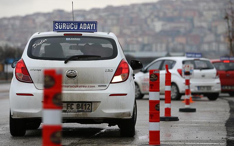 Ehliyet sınavında değişiklik yapıldı, animasyonlu sorular da sorulacak