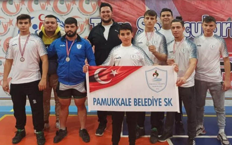 Pamukkale Belediyespor’lu halterciler Ankara’dan madalyayla döndü