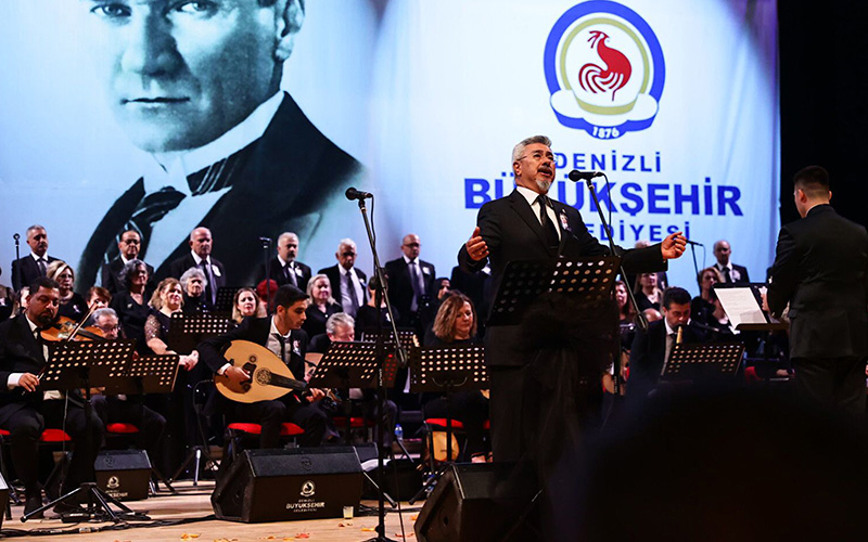 Gazi Mustafa Kemal Atatürk sevdiği şarkılarla anıldı