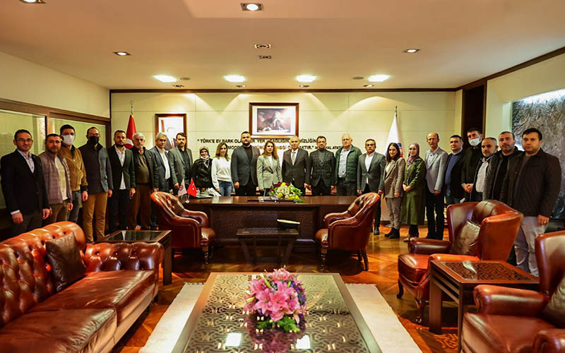 AK Parti Pamukkale İlçe Başkanı ve yönetim kurulu üyelerinden Zolan’a ziyaret