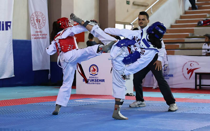 346 sporcunun katılımıyla Cumhuriyet Kupası yarışları yapıldı