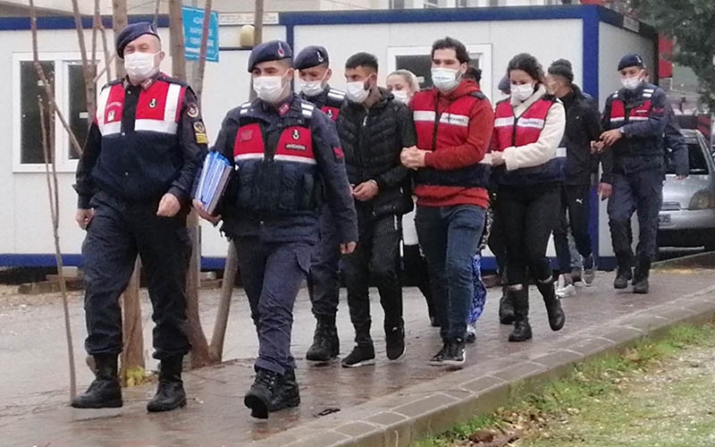 Hırsızlara şafak baskını, 8 kişi yakalandı