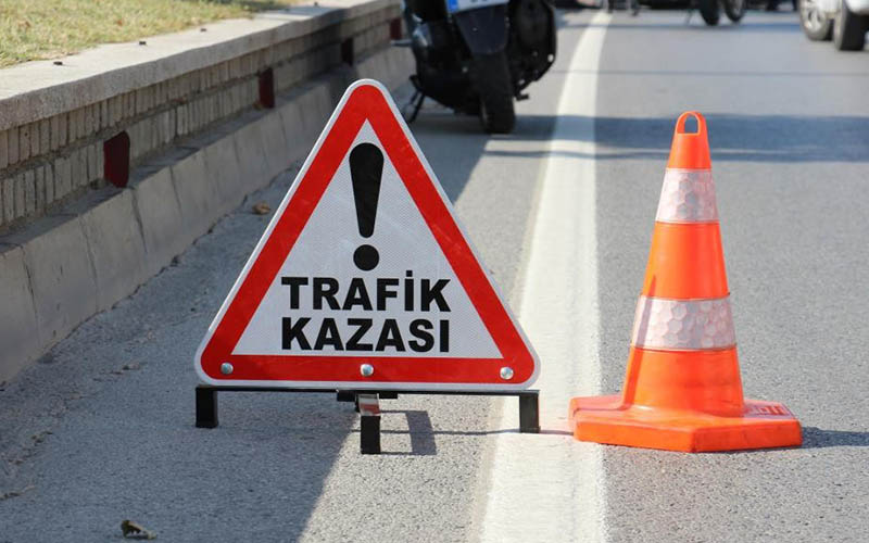 Otomobilin çarptığı kadın öldü, torunu yaralandı