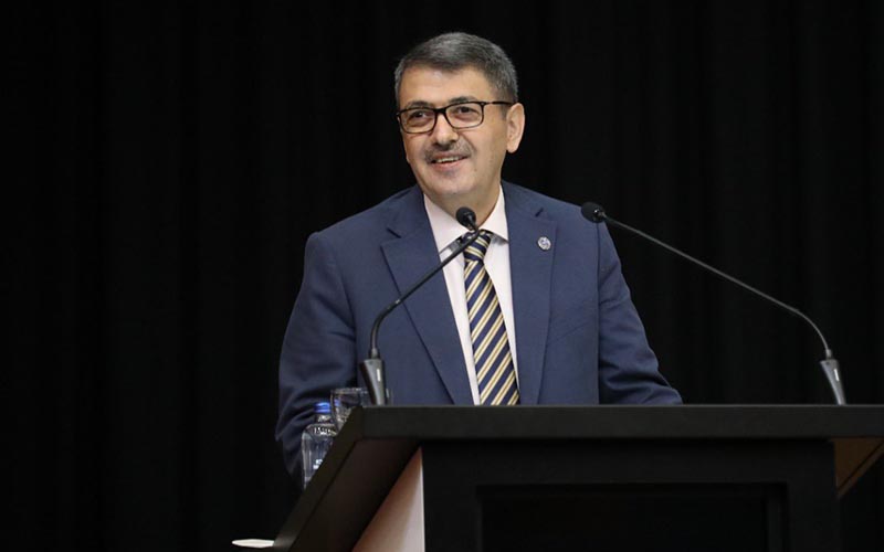 PAÜ Rektörü Ahmet Kutluhan zehirlendi