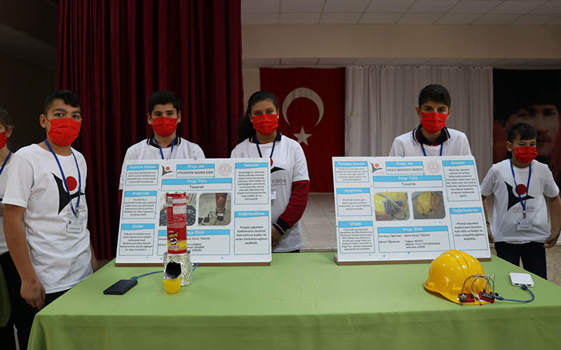 Sarayköy’de küçük mucitler projelerini sergiledi