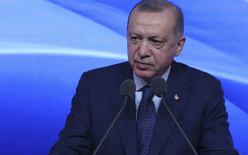 Erdoğan: Kadrolu ile sözleşmeli öğretmen ayrımını ortadan kaldırıyoruz