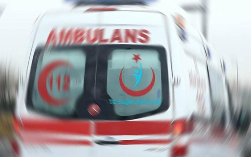 Genç kız apartta öldü, 2 kişi emniyete götürüldü