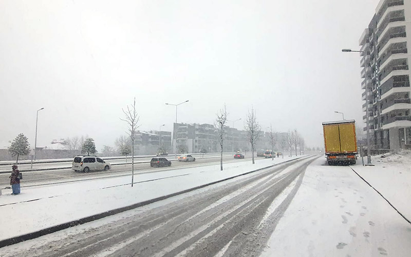 Kentten, ilçelerden kar manzaraları