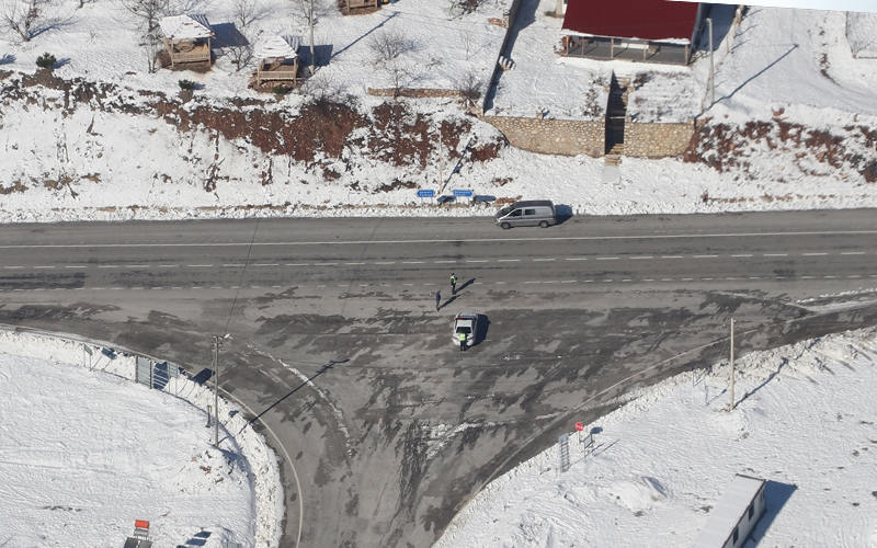 Jandarma ekipleri helikopterle trafik denetimi yaptı