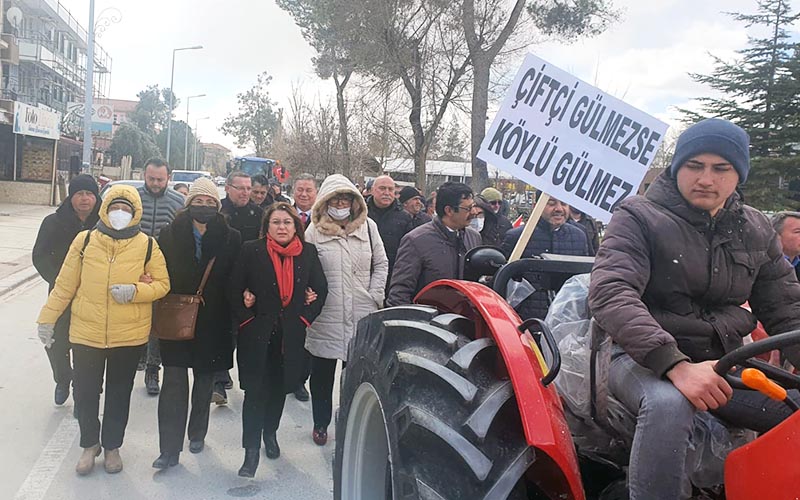 Çivril’de akaryakıt zamları protestosu
