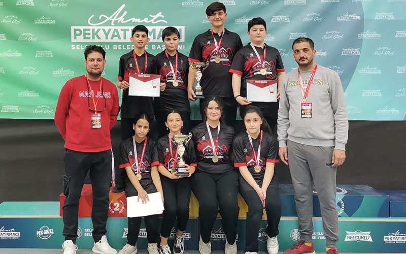Tekkeköylü dartçılar, kızlar ve erkeklerde Türkiye şampiyonu oldu