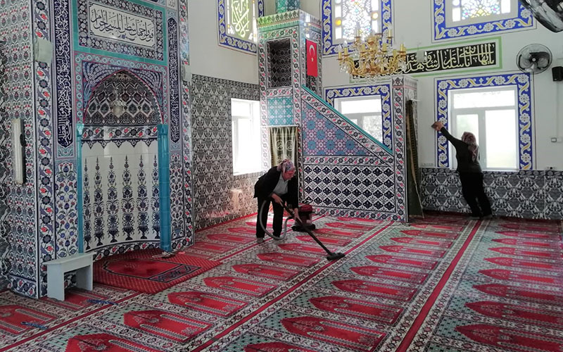 Buldan Belediyesinden ilçedeki camilerde ramazan temizliği