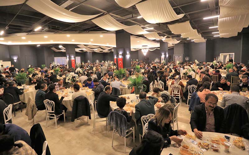 Pamukkale Belediyesi personeli düzenlenen iftar yemeğinde buluştu
