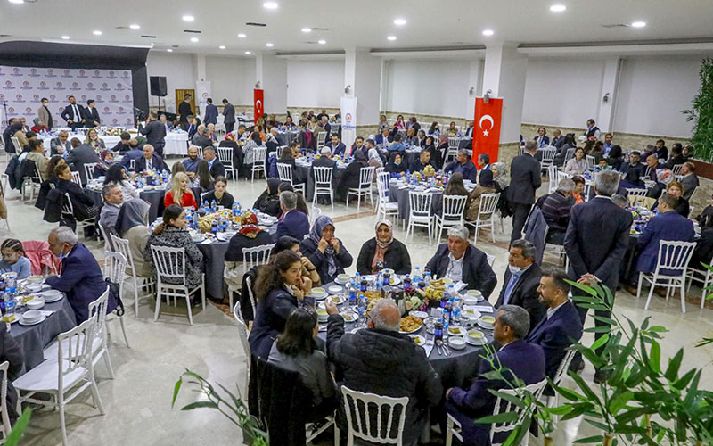 Atik ve Zolan, muhtarlarla iftarda bir araya geldi