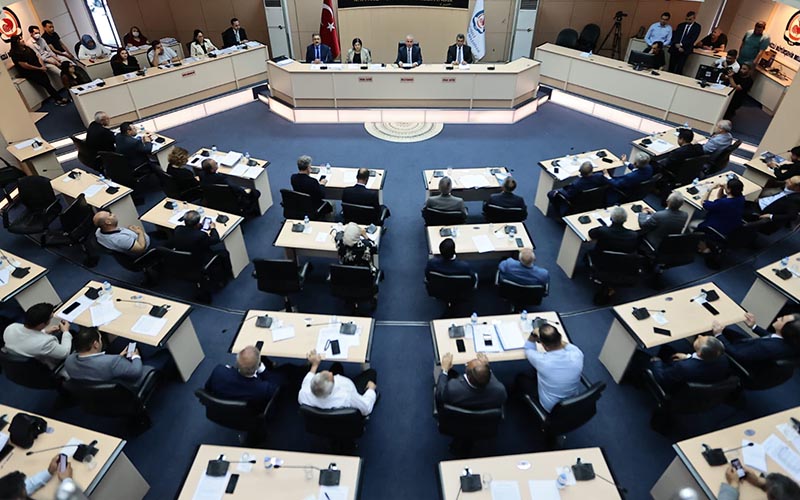 Denizli Büyükşehir Belediye Meclisi’nde sığınmacı gerginliği