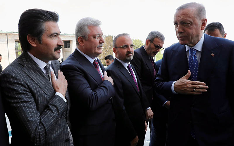 Erdoğan’dan Özkan’a MYK üyeleri önünde “ikbal” fırçası