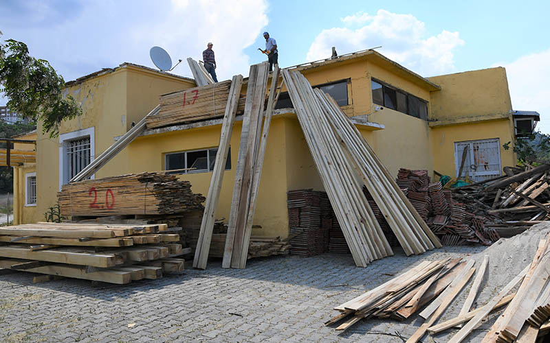 Buldan Belediye Mezbahasında yenileme çalışmaları sürüyor