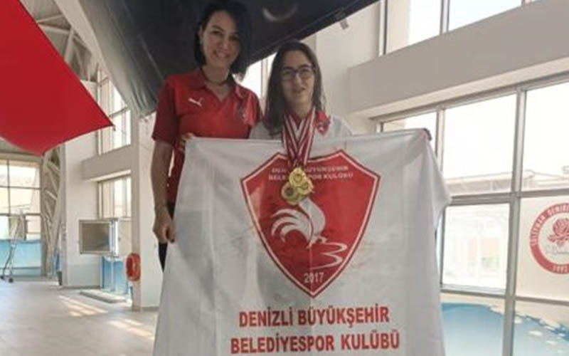 Büyükşehir Belediyesporlu Pehlivan, yüzme şampiyonasına damga vurdu
