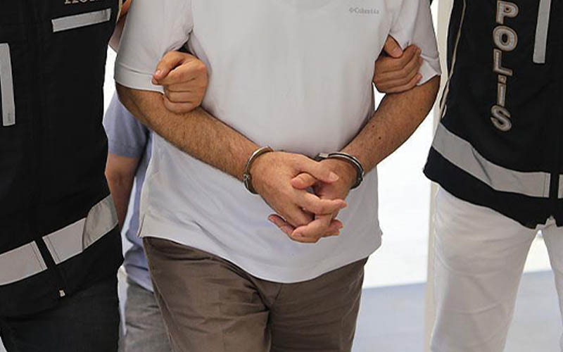 Eski öğretmen FETÖ üyeliğinden tutuklandı