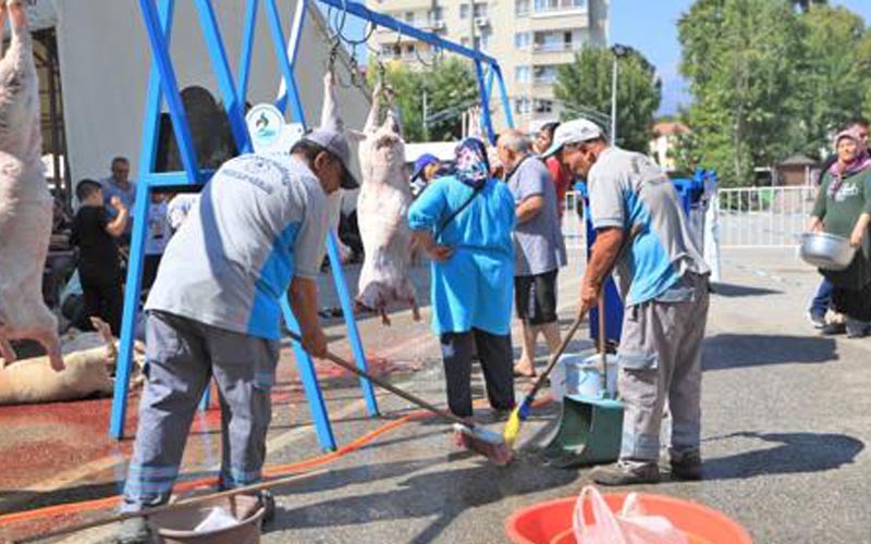 Pamukkale Belediyesinden kurban kesim alanlarında temizlik çalışması