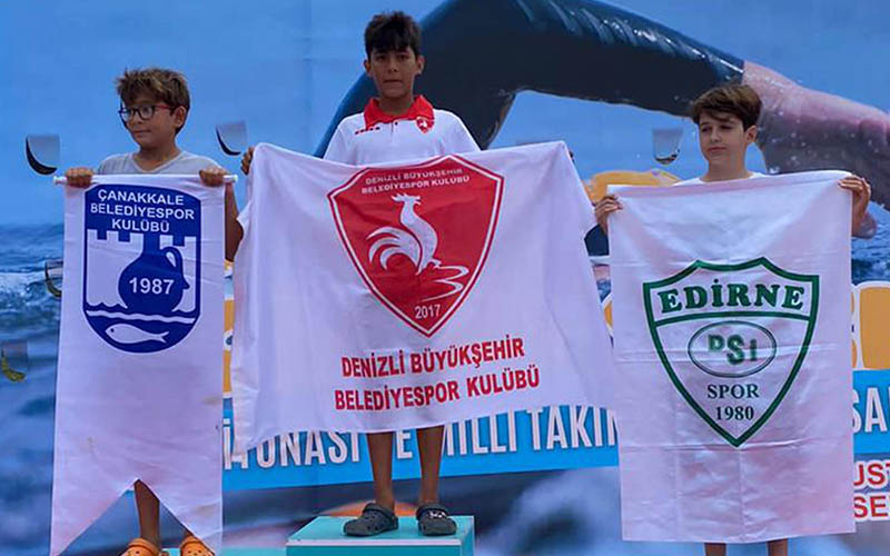 Büyükşehir Belediyesporlu yüzücüden Türkiye şampiyonluğu