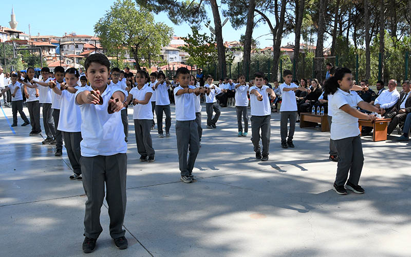 Buldan’da ilköğretim haftası açılış töreni
